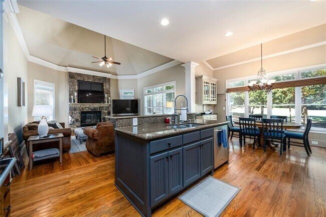 Building Photo - 2361 Legacy Maple Dr