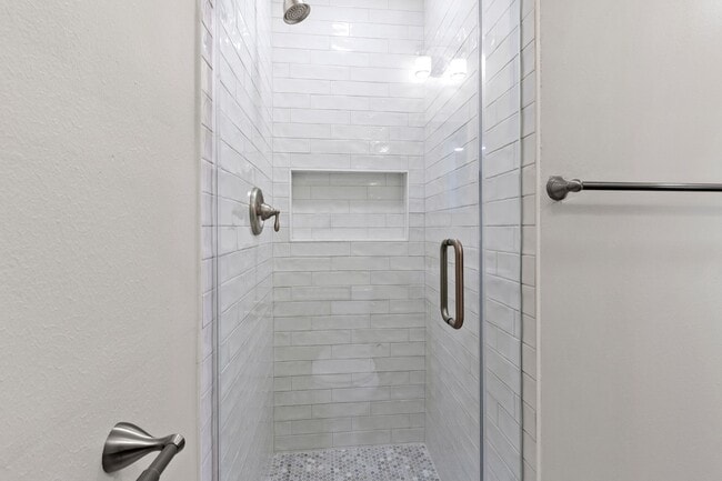 Building Photo - 10518 Mayfield Rd