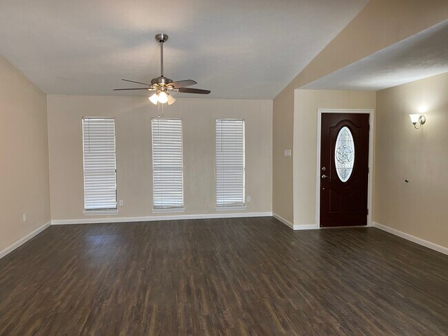 Building Photo - 5702 Golden Grove Ln