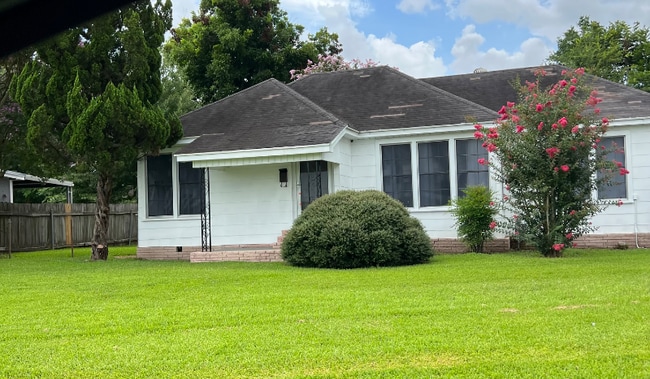 Building Photo - 3449 W Parkway St