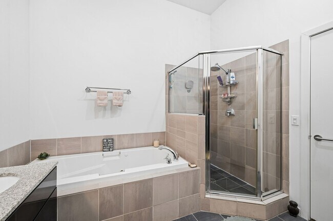 Building Photo - 102 Quitman St