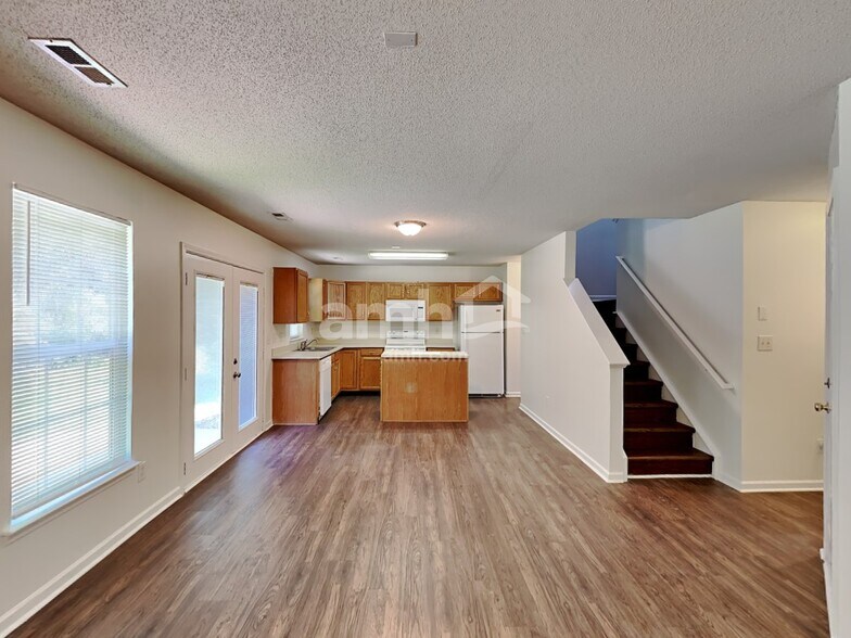 Building Photo - 1002 Finley Ct