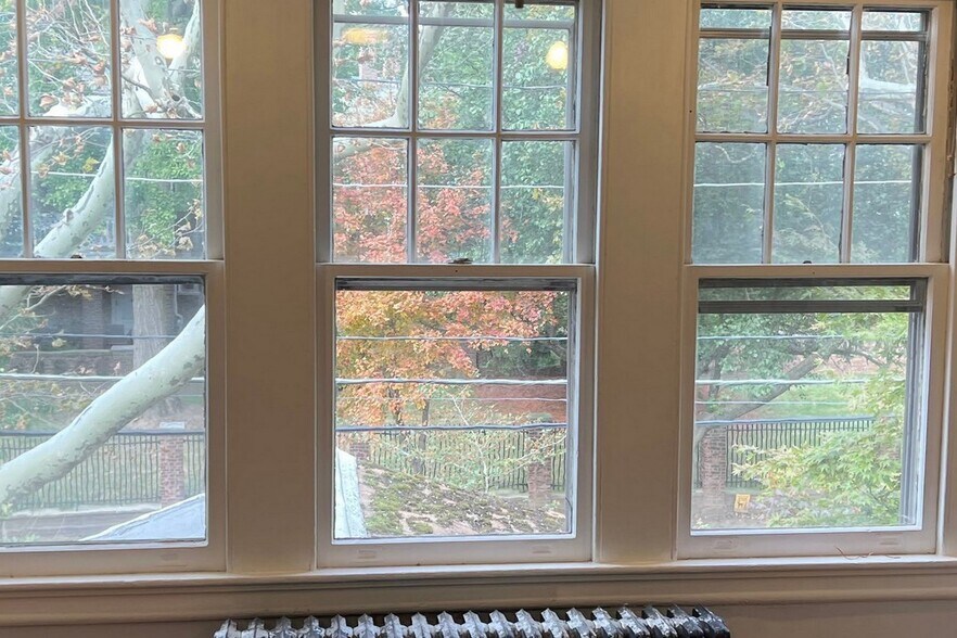 Building Photo - 110 E Roumfort Rd