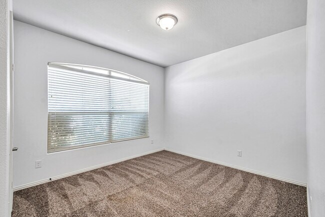 Building Photo - 7017 Kate Reed Dr