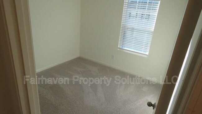 Building Photo - 1050 Paddington Dr