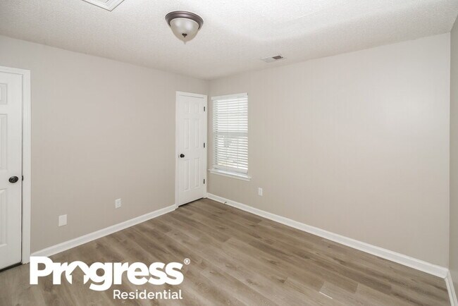 Building Photo - 12600 Hunters Forest Cove