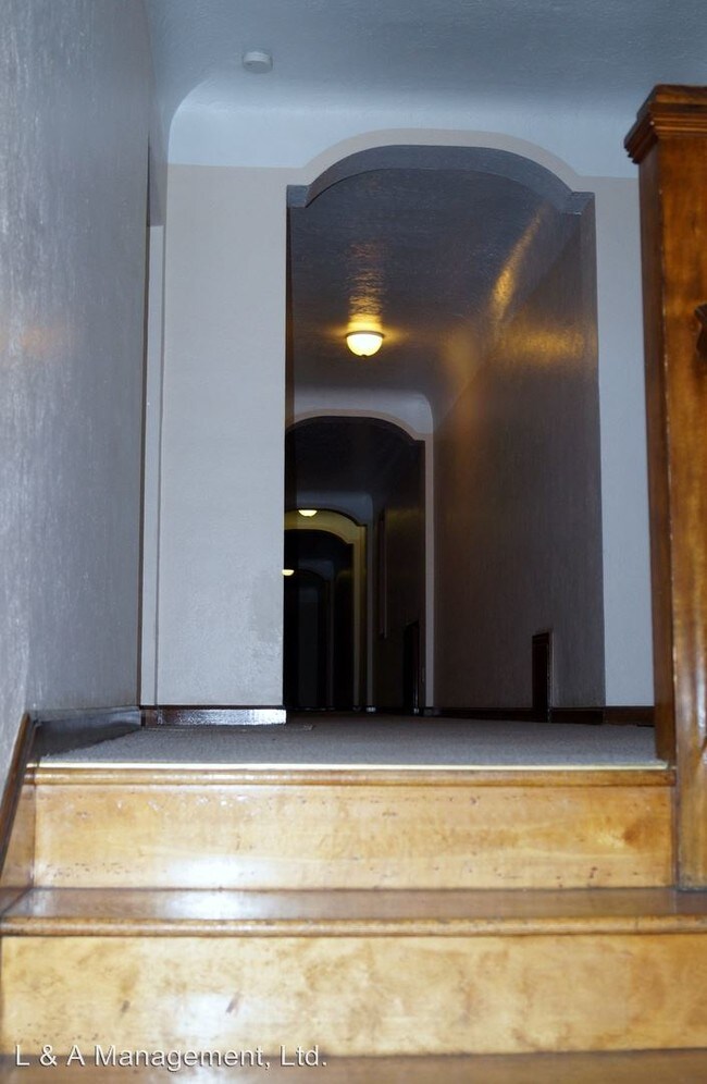 Building Photo - 2566 Kemper Rd