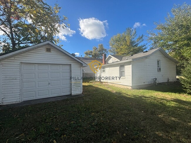 Building Photo - West Side, Close to the Airport, 1 Bedroom...