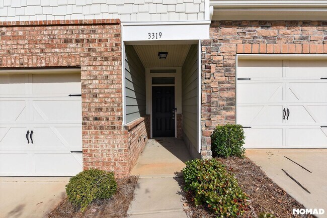 Building Photo - Spacious 3BR Townhome in Matthews