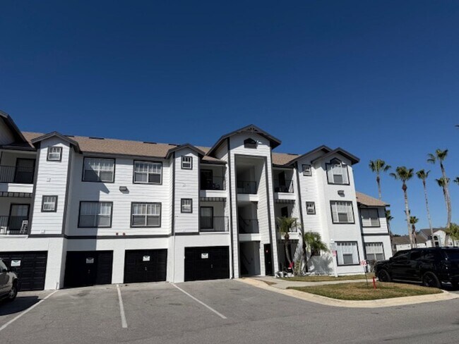 Building Photo - Spacious and Beautiful - Unfurnished 2/2 at Villas Del Sol !