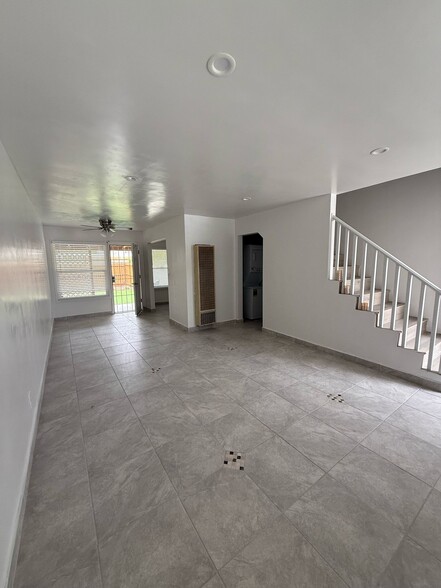 Building Photo - 10408 Edison Way