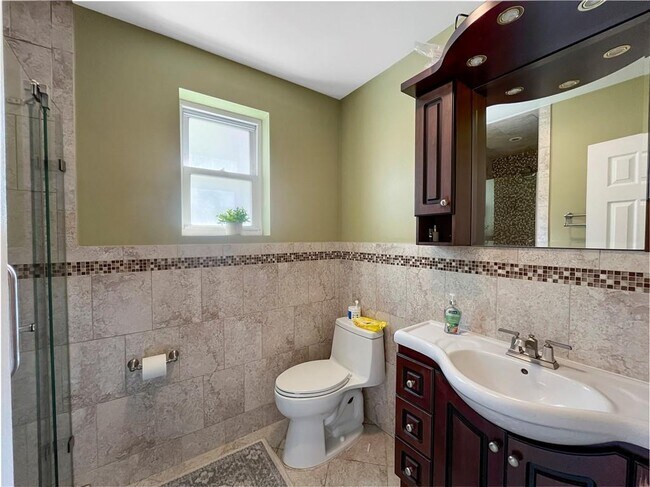Building Photo - 226 Avenue Z