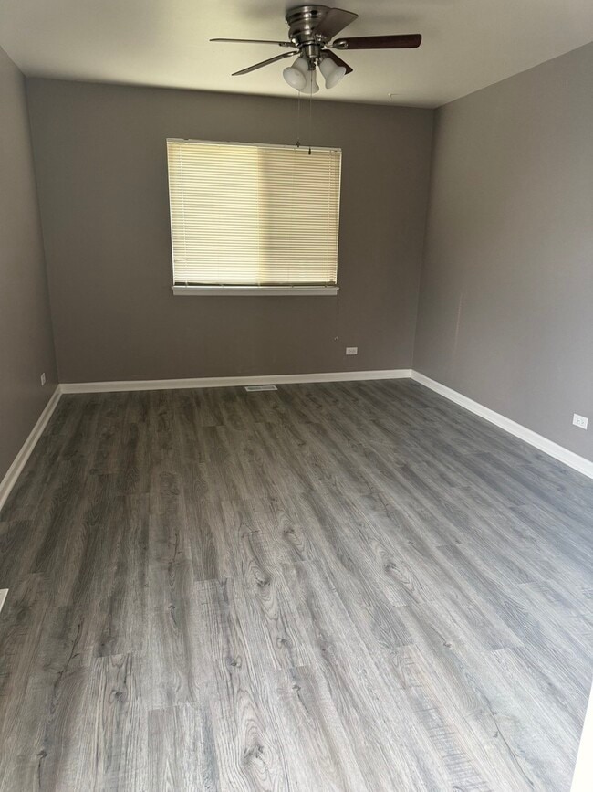 Building Photo - 292 Middlebury Ct