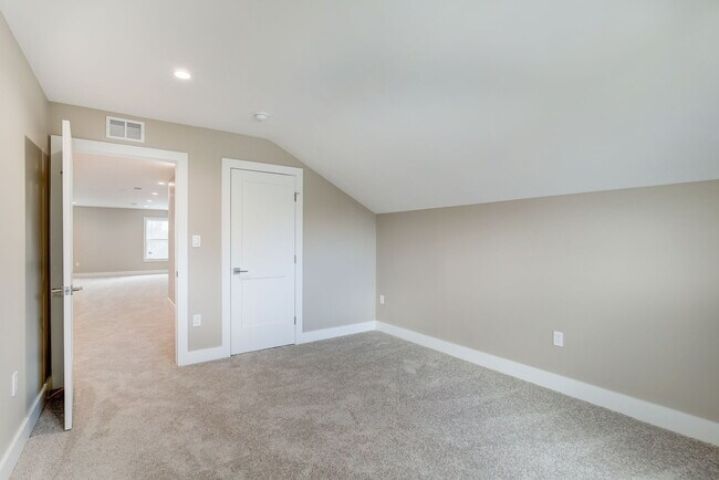 Building Photo - 2211 Farougi Ct