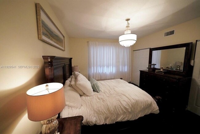 Building Photo - 171 SW 96th Ave