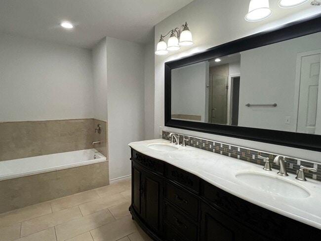 Building Photo - 4529 Gardiner Rd