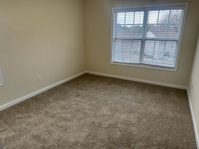 Building Photo - Charming 4br/2.5ba in SE Raleigh, Avail Now!