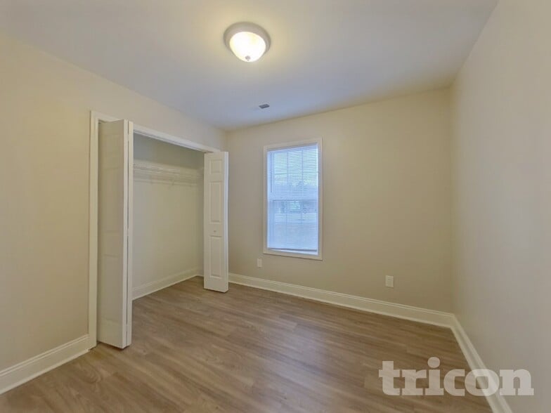 Building Photo - 821 Gore St