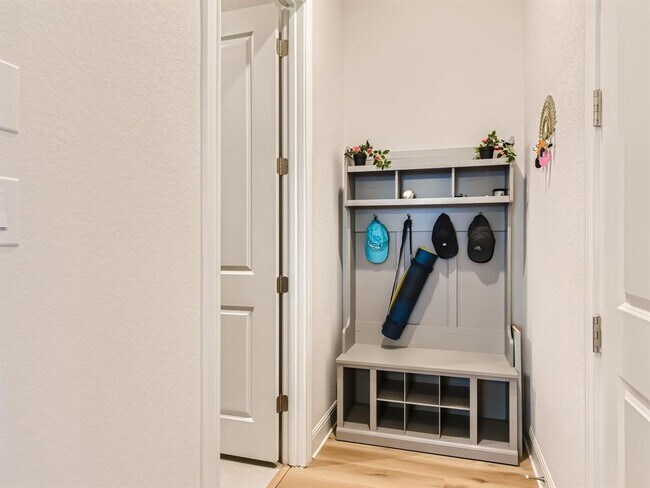 Building Photo - 19404 Fernando Trl