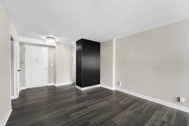 Building Photo - 10 Huron Ave