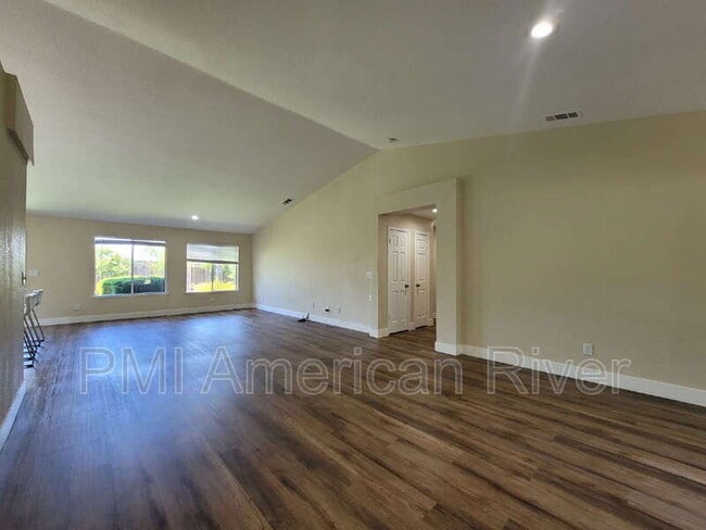 Building Photo - 461 Ebi Way