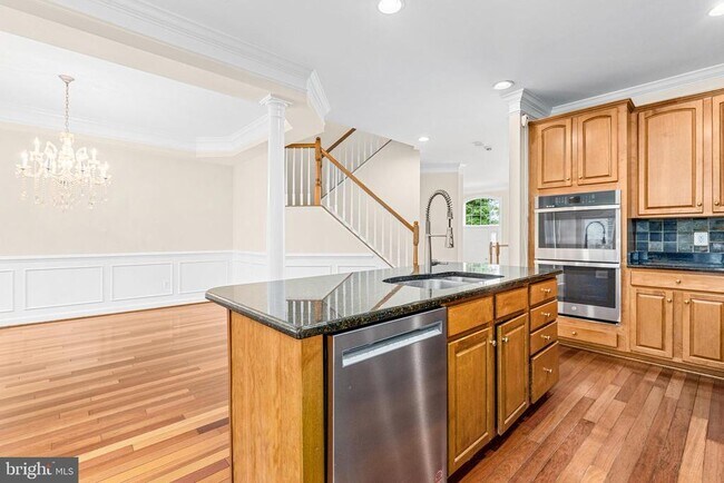 Building Photo - 3836 Elmwood Towne Way