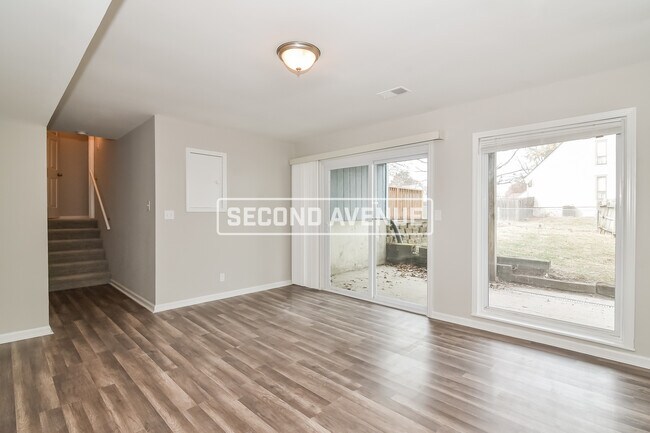 Building Photo - 1804 NE Gatewood Dr