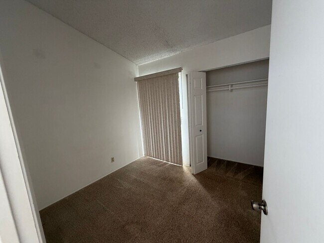 Building Photo - 95-341-341 Mahapili Ct