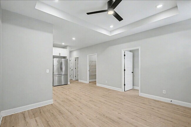 Building Photo - 1019 W 35th St