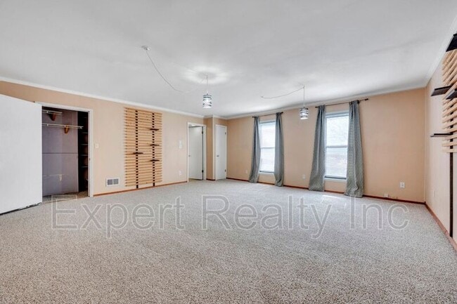 Building Photo - 18 Berrywood Dr