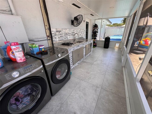 Building Photo - 10412 SW 173rd St