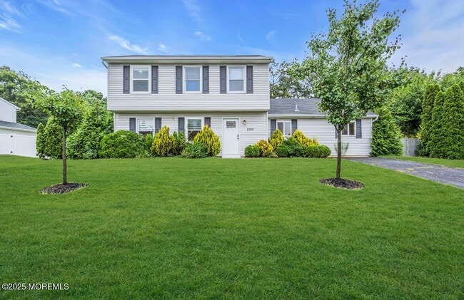 Building Photo - 2300 Oak Knoll Dr