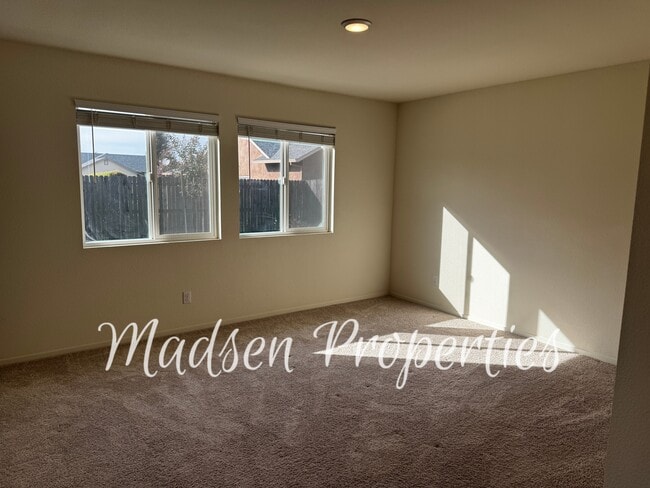 Building Photo - 114 Christian Ave