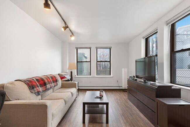 Building Photo - 2787 John F. Kennedy Blvd