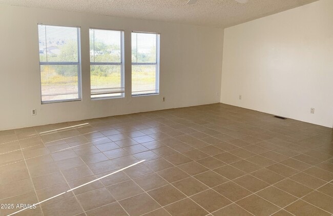 Building Photo - 1225 N San Marcos Dr