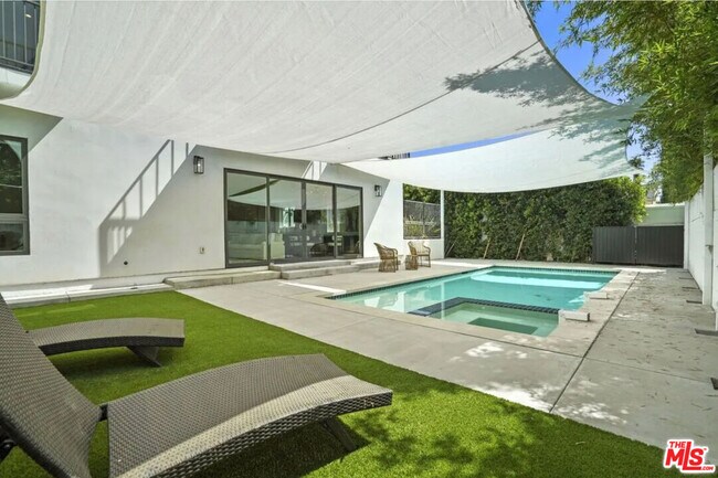 Building Photo - 6146 Whitsett Ave