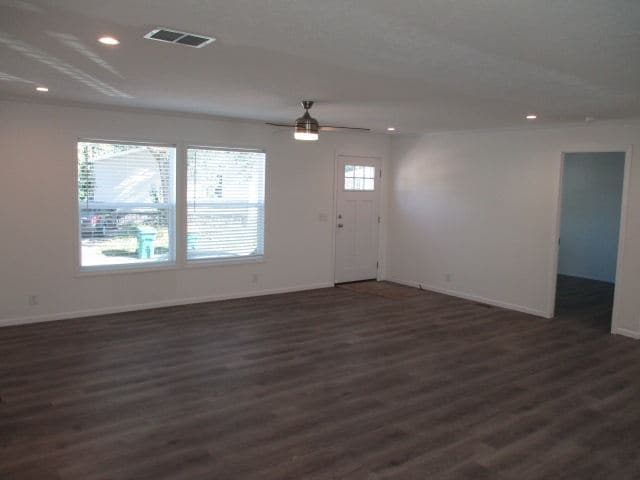 Building Photo - 12585 Gavotte Ave