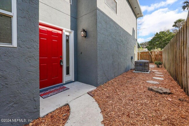 Building Photo - 361 Sherry Dr