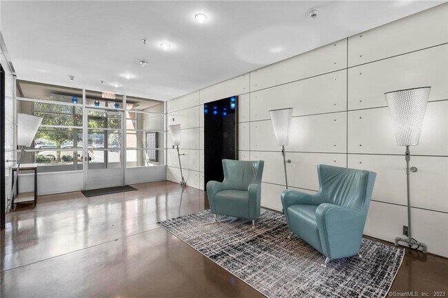 Building Photo - 10 Ann St