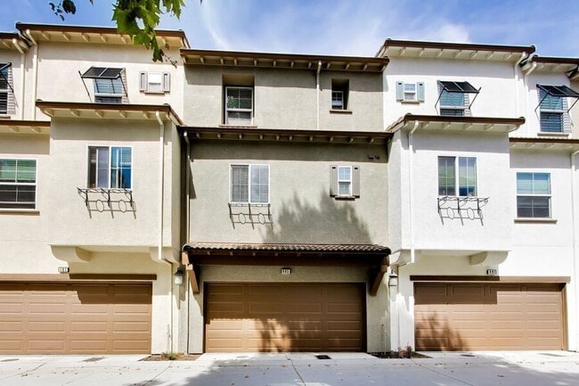 Building Photo - 485 Chagall St