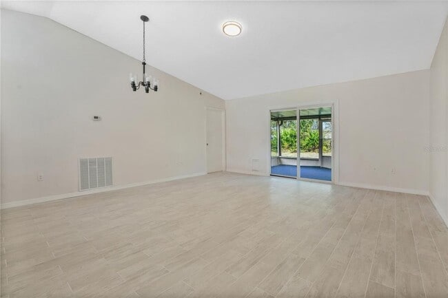 Building Photo - 617 4th Ave N