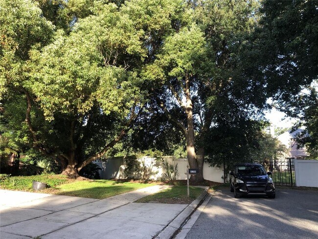 Building Photo - 8318 Sugarmill St