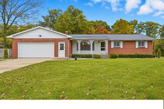 Building Photo - 3547 Lake Dr SE