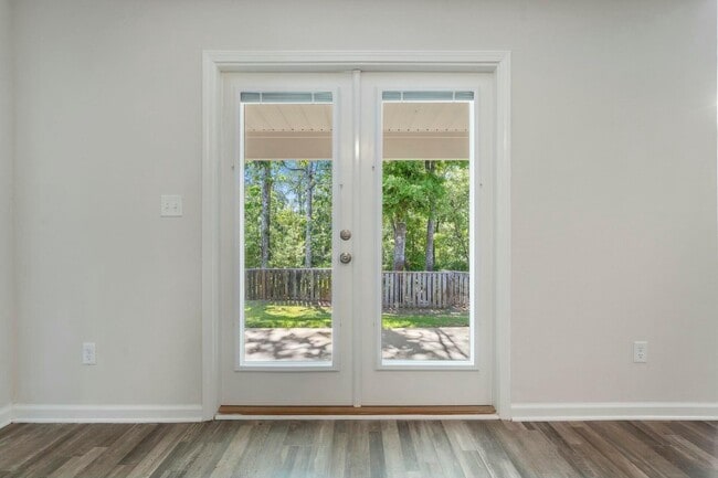 Building Photo - 610 Riverwalk Cir