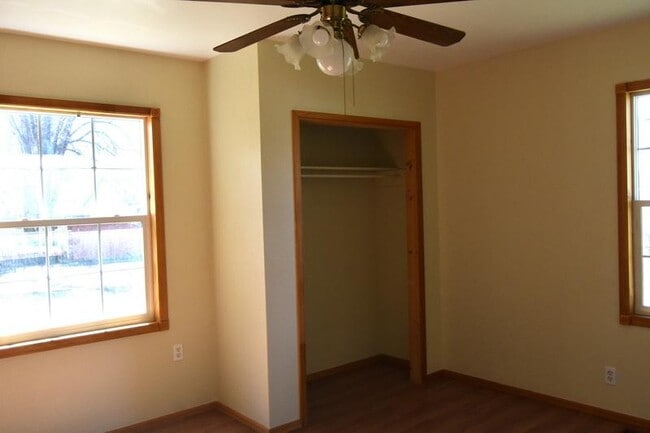 Building Photo - 2422 Wiard St