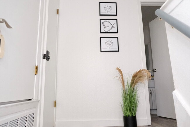 Building Photo - 1741 Horseshoe Cir