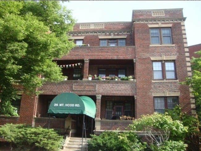 Primary Photo - 25 Mt Hood Rd