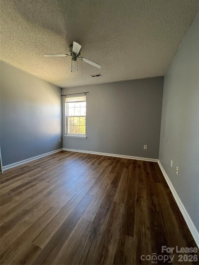 Building Photo - 4006 Shadow Pines Cir