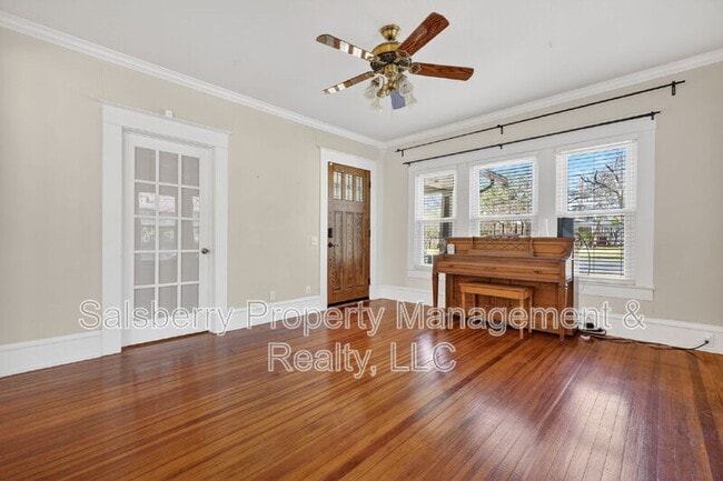 Building Photo - 212 N Grand Ave