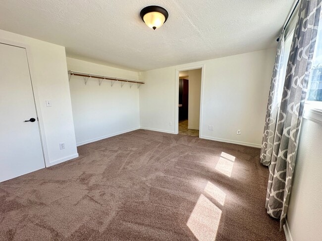 Building Photo - Fresh & Spacious 4 Bed / 2 Bath Home on Oversized Lot – McKinleyville - $2650